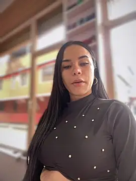 Snapshot of Naatalia chatting on 11.08.25 Naatalia online show from 11.08.25