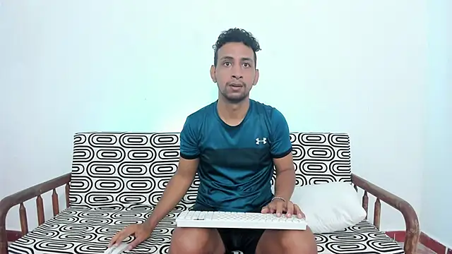 Snapshot of Extremely-Dirty-Sex chatting on 02.26.25 Extremely-Dirty-Sex online show from 02.26.25