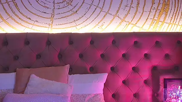 ClassyAllie online show from 02.19.25