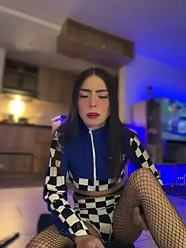 Snapshot of candycami19 chatting on 10.16.25 candycami19 online show from 10.16.25