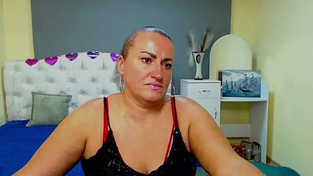 DianaMGG online show from 10.10.25