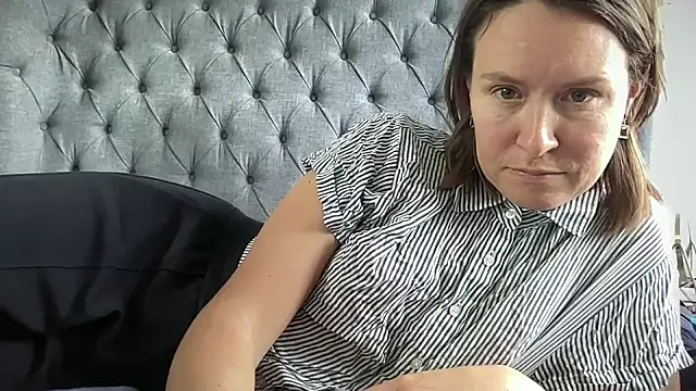 Snapshot of eatmypie69 chatting on 10.20.25 eatmypie69 online show from 10.20.25