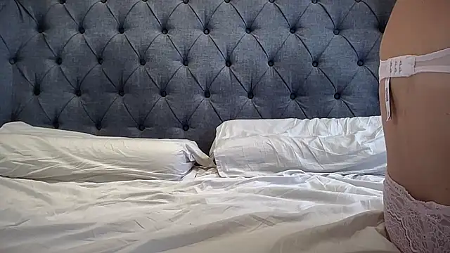 Snapshot of eatmypie69 chatting on 10.31.25 eatmypie69 online show from 10.31.25