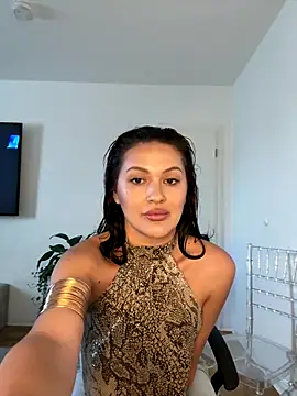 Snapshot of YoungHotMilf97 chatting on 11.03.25 YoungHotMilf97 online show from 11.03.25