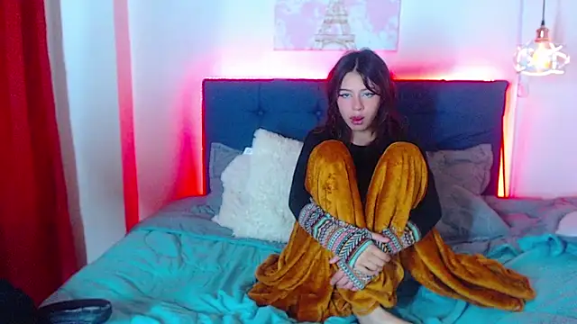 fyreandfox  online show from 03.06.25