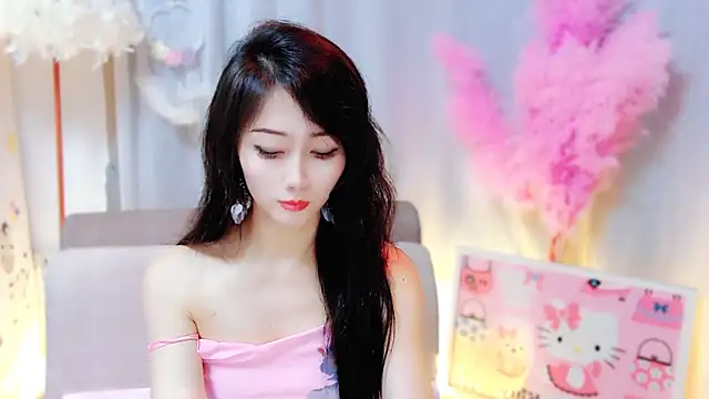 Snapshot of adelamiller chatting on 02.04.26 adelamiller online show from 02.04.26