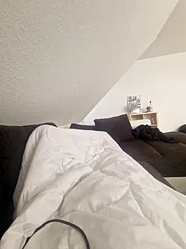 Snapshot of DerechteJunge chatting on 02.15.26 DerechteJunge online show from 02.15.26