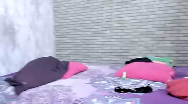 Snapshot of crazylatinagirls chatting on 02.17.25 crazylatinagirls online show from 02.17.25