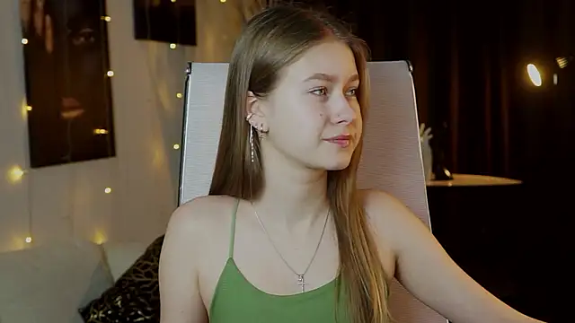 Snapshot of EveMundie chatting on 01.17.26 EveMundie online show from 01.17.26