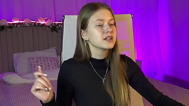 Snapshot of EveMundie chatting on 01.19.26 EveMundie online show from 01.19.26