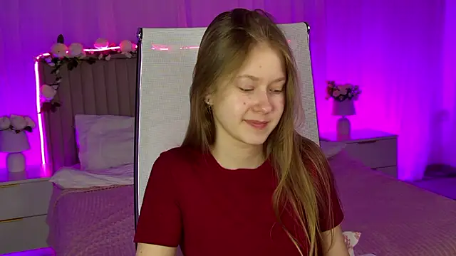 Snapshot of EveMundie chatting on 02.14.26 EveMundie online show from 02.14.26