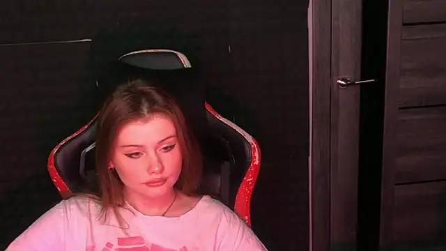 Snapshot of baby_Milaaaaaaa chatting on 02.22.25 baby Milaaaaaaa online show from 02.22.25