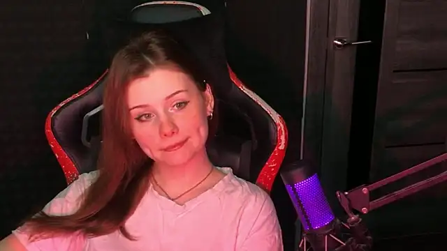 Snapshot of baby_Milaaaaaaa chatting on 02.25.25 baby Milaaaaaaa online show from 02.25.25