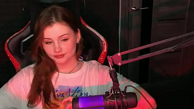 Snapshot of baby_Milaaaaaaa chatting on 03.05.25 baby Milaaaaaaa online show from 03.05.25