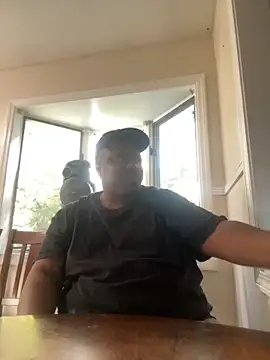 Snapshot of BlueNightsUncle chatting on 10.16.25 BlueNightsUncle online show from 10.16.25