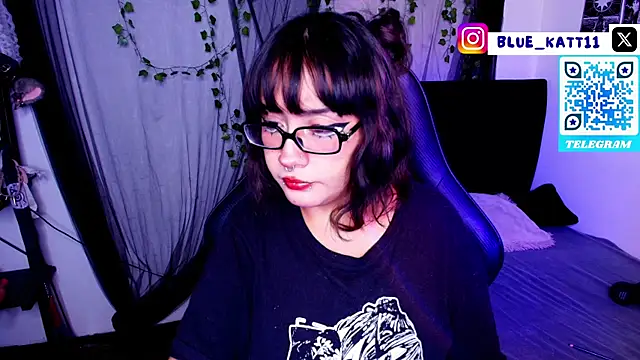 Snapshot of blue_katt chatting on 05.19.26 blue katt online show from 05.19.26