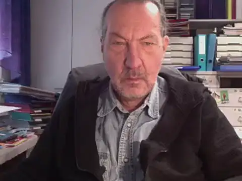 Snapshot of HMStraps01 chatting on 12.20.24 HMStraps01 online show from 12.20.24