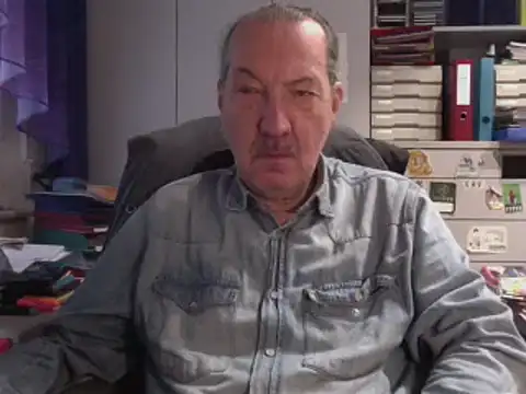 Snapshot of HMStraps01 chatting on 01.06.25 HMStraps01 online show from 01.06.25