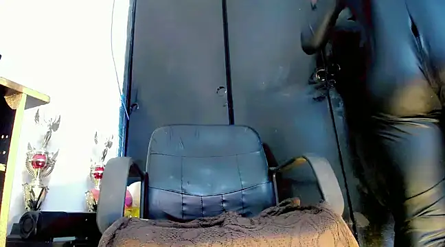 Iris Gill online show from 02.15.25