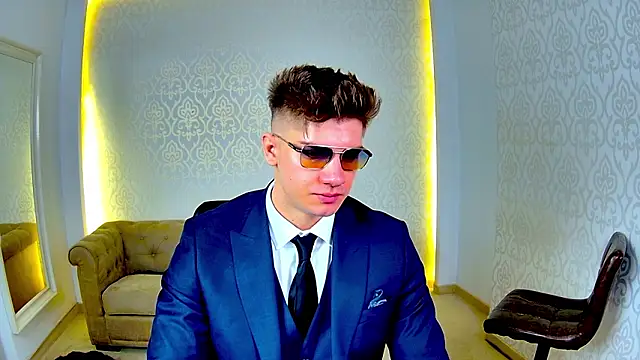 Snapshot of MaxKaiden chatting on 02.14.26 MaxKaiden online show from 02.14.26