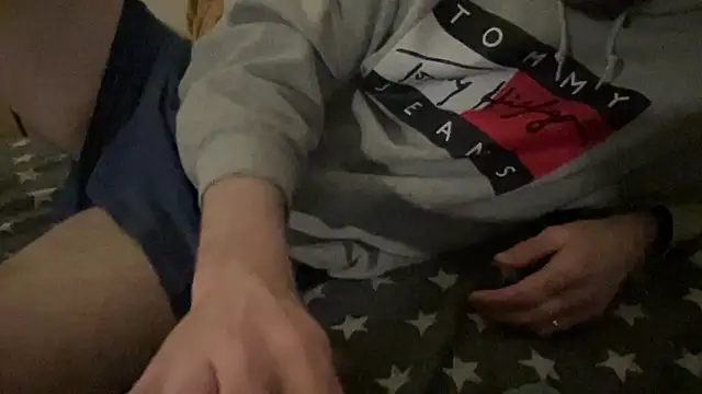 larsfrommars1992 online show from 02.20.25