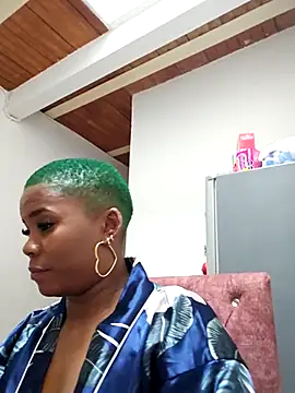 Snapshot of DashaSousaa chatting on 02.28.25 DashaSousaa online show from 02.28.25