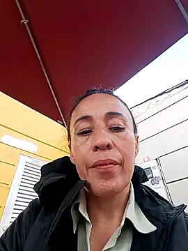 Snapshot of Coeur_de_luxure chatting on 04.18.26 Coeur de luxure online show from 04.18.26