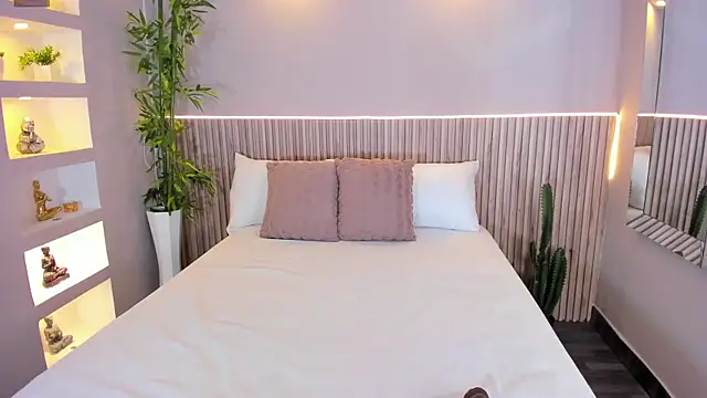 Snapshot of GeorginaReyes chatting on 11.28.25 GeorginaReyes online show from 11.28.25