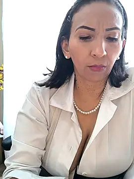 Mrsvictoriaaa online show from 04.16.26