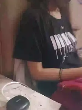 Snapshot of Dolly_b chatting on 02.19.25 Dolly b online show from 02.19.25