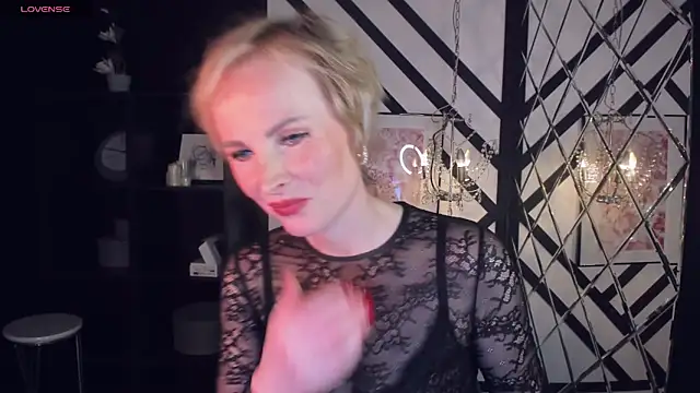 Snapshot of Sandra_Kind chatting on 02.20.25 Sandra Kind online show from 02.20.25