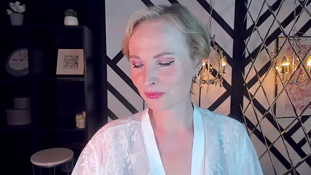 Snapshot of Sandra_Kind chatting on 02.24.25 Sandra Kind online show from 02.24.25