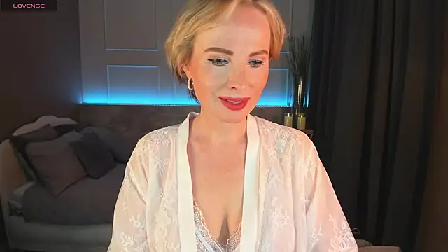 Snapshot of Sandra_Kind chatting on 03.02.25 Sandra Kind online show from 03.02.25