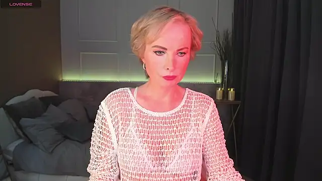 Snapshot of Sandra_Kind chatting on 03.05.25 Sandra Kind online show from 03.05.25