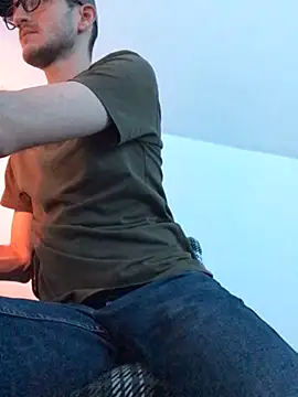 Snapshot of yoyoboy988 chatting on 03.07.25 yoyoboy988 online show from 03.07.25