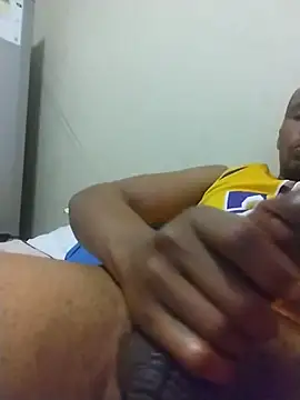 Snapshot of TwistedR chatting on 10.31.25 TwistedR online show from 10.31.25