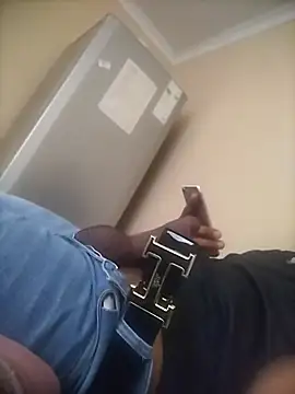 Snapshot of TwistedR chatting on 11.17.25 TwistedR online show from 11.17.25