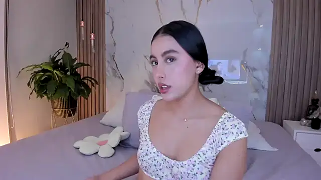 miss martiina online show from 02.15.26