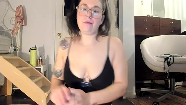 Rosiee69  online show from 02.24.25