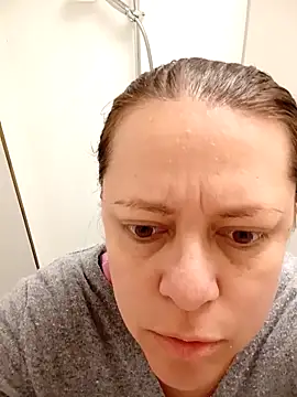 Snapshot of Conejta chatting on 03.08.25 Conejta online show from 03.08.25