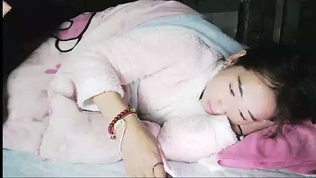 hebe-02 online show from 12.14.25