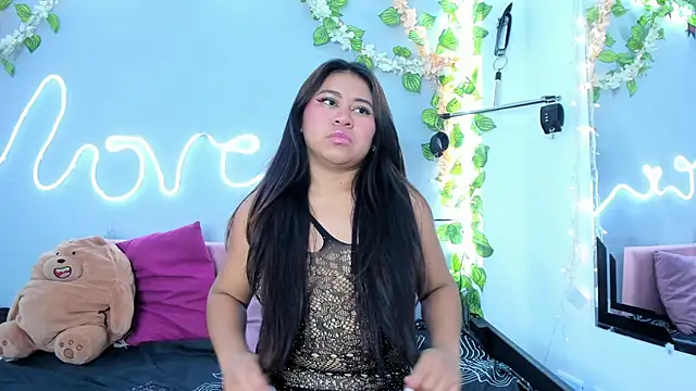 Luna Sommer online show from 03.05.25