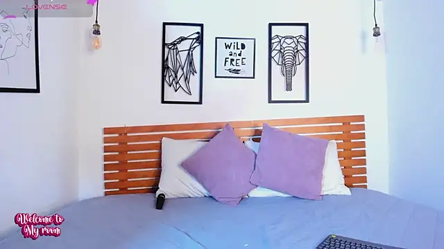 AbellaFox  online show from 10.08.25