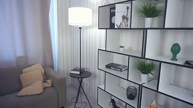 QuennaCoote online show from 09.15.25