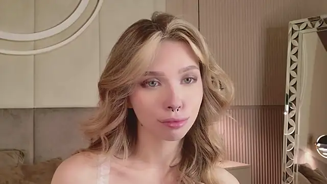Snapshot of Sierra_Fane chatting on 06.27.26 Sierra Fane online show from 06.27.26