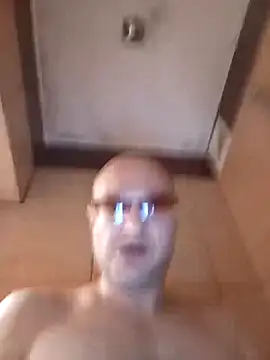 Snapshot of Luci1982Brazzers chatting on 09.23.25 Luci1982Brazzers online show from 09.23.25