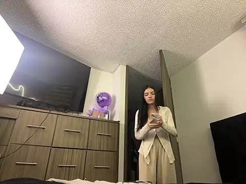 DesireLuxe online show from 03.10.25