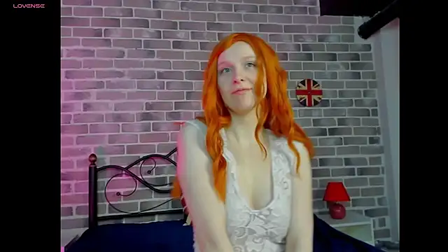 Snapshot of KristinMoore chatting on 03.09.25 KristinMoore online show from 03.09.25