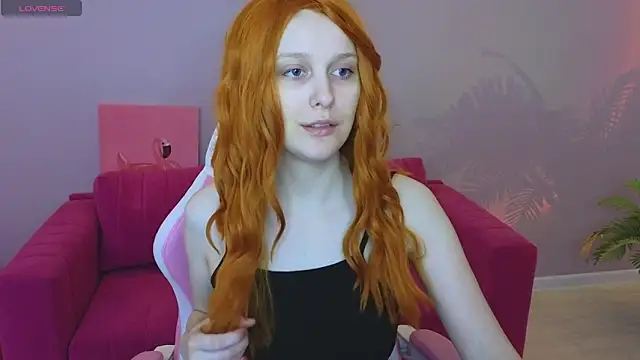 Snapshot of KristinMoore chatting on 03.15.25 KristinMoore online show from 03.15.25