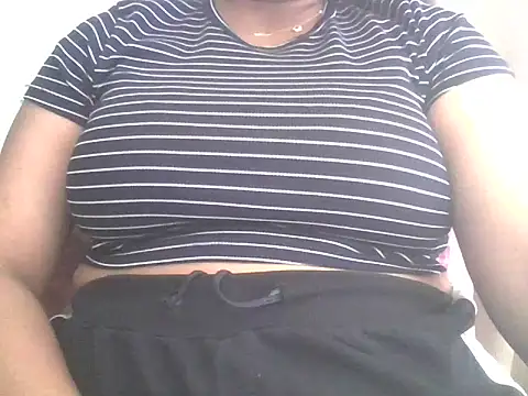 Snapshot of LustyTasha chatting on 09.11.25 LustyTasha online show from 09.11.25